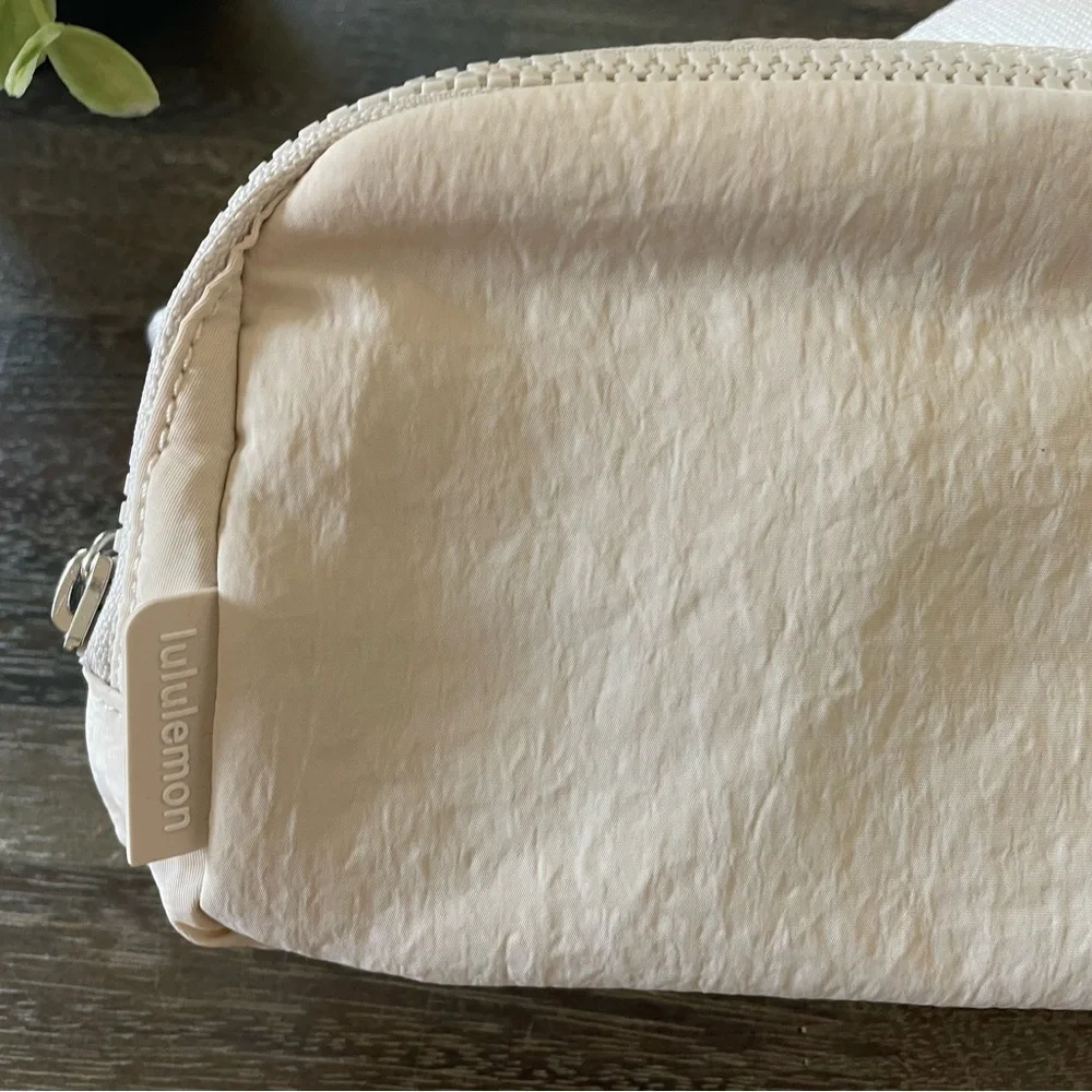 SOLD NWT White Opal Lululemon Everywhere Belt Bag - Picture 6 of 11